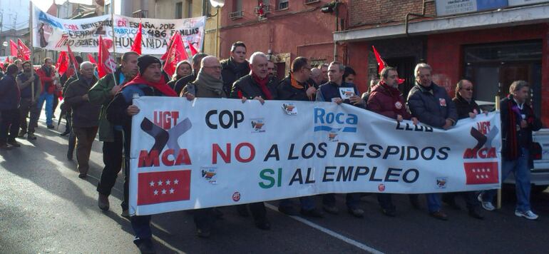 Cabeza de la manifestación contra el ERE de Roca en Alcalá de Henares