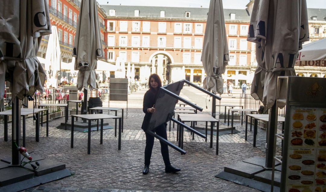 Empleada de un bar de la Plaza Mayor de Madrid.