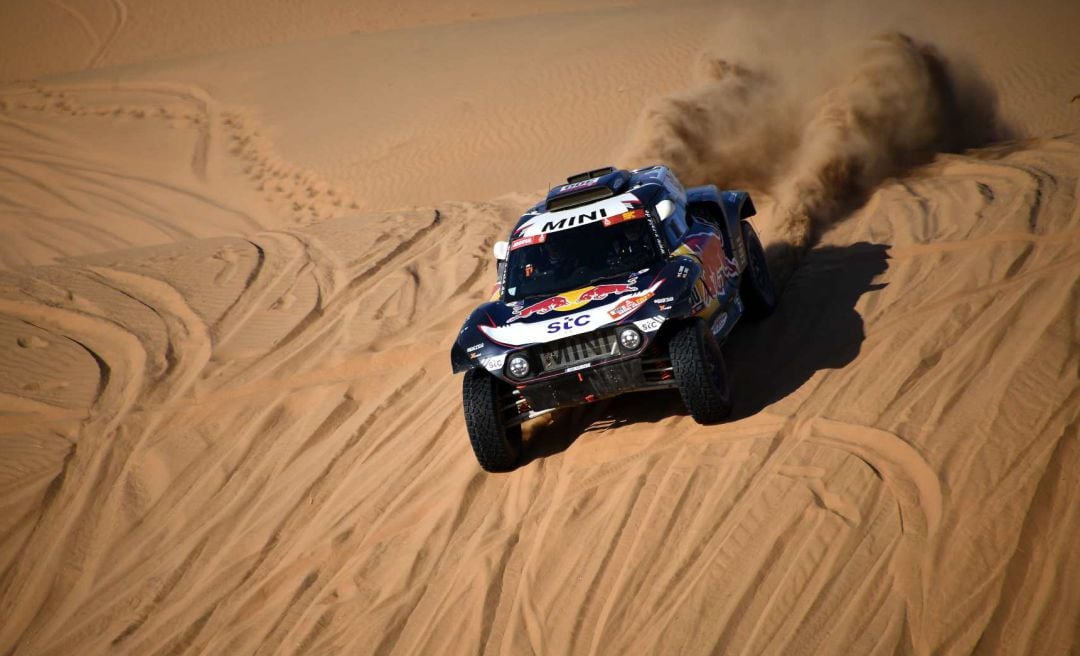 Carlos Sainz, durante la segunda etapa del Rally Dakar.