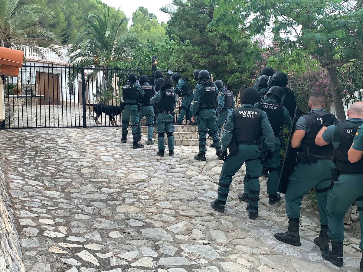 La Guardia Civil desmantela una plantación de marihuana, con más de 500 plantas, en Oliva