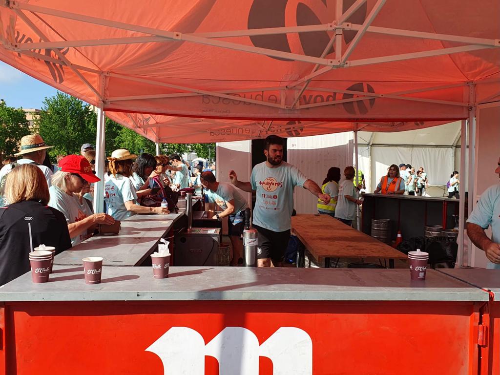 La organización invitaba a un almuerzo antes del inicio de la marcha