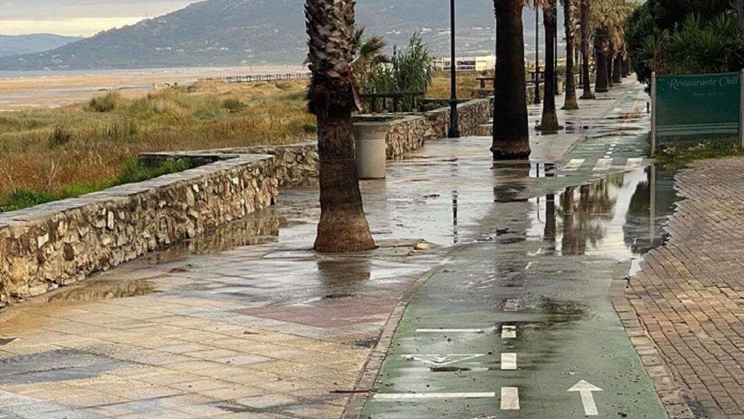 Vertido en Los Lances.