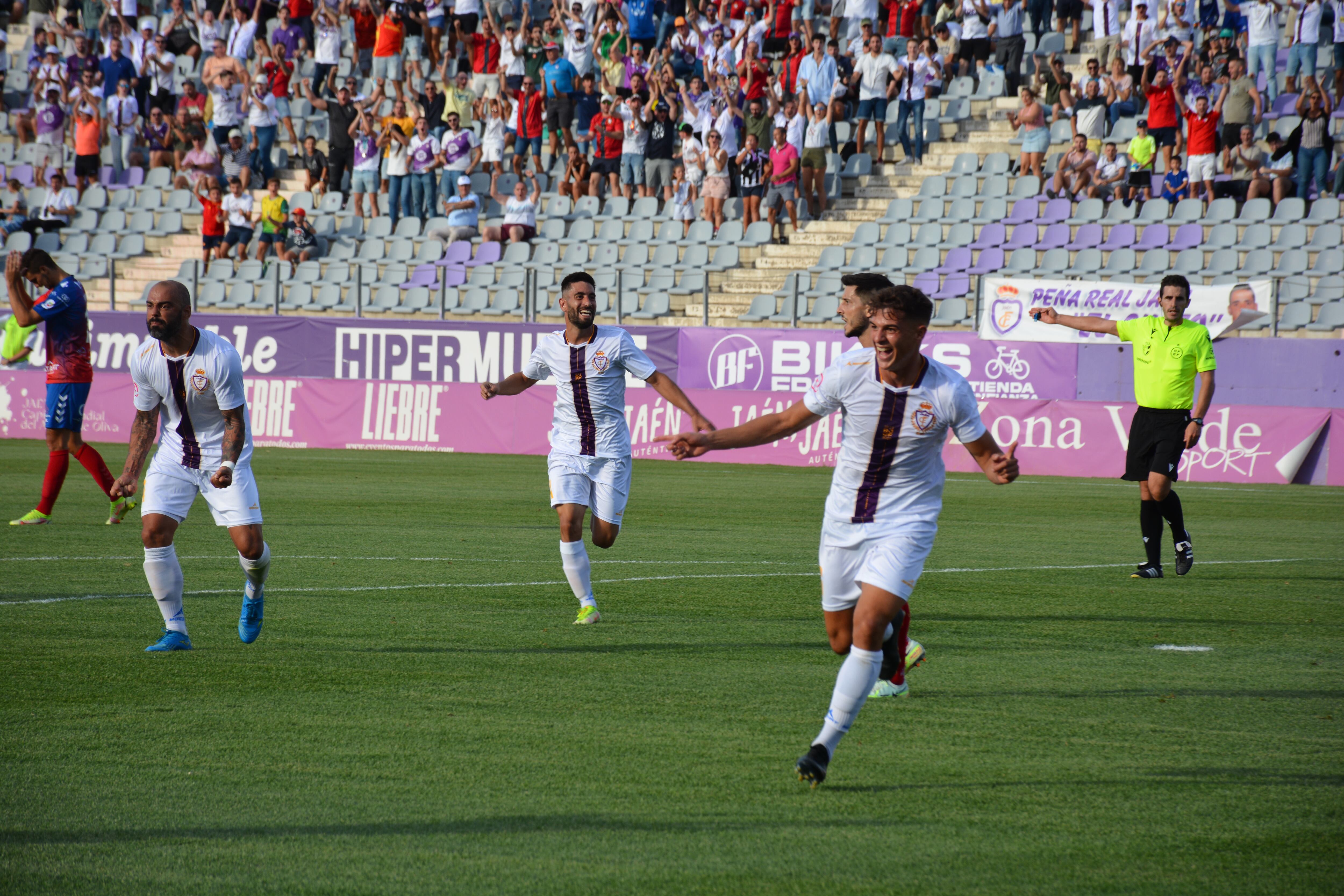 José Lara, autor del 1-0 y uno de los destacado del partido, celebró de esta manera el gol conseguido