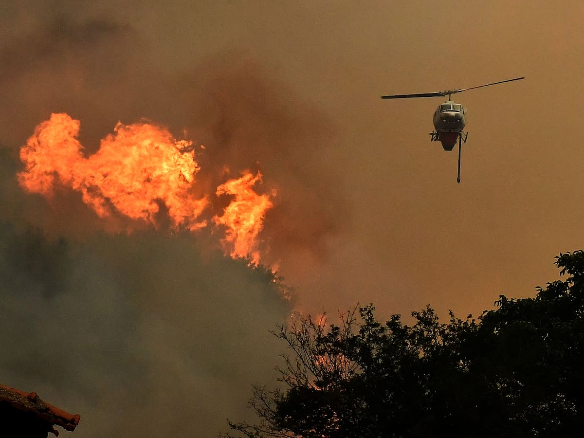 "Es una emergencia dentro de otra emergencia": conocemos desde dentro cómo se apaga un incendio forestal