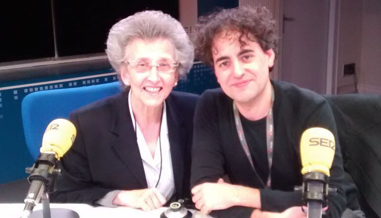 Margarita Morais, presidenta de la Fundación Eutherpe, y el pianista José Enrique Moreno Gistaín en los estudios de la Cadena SER.