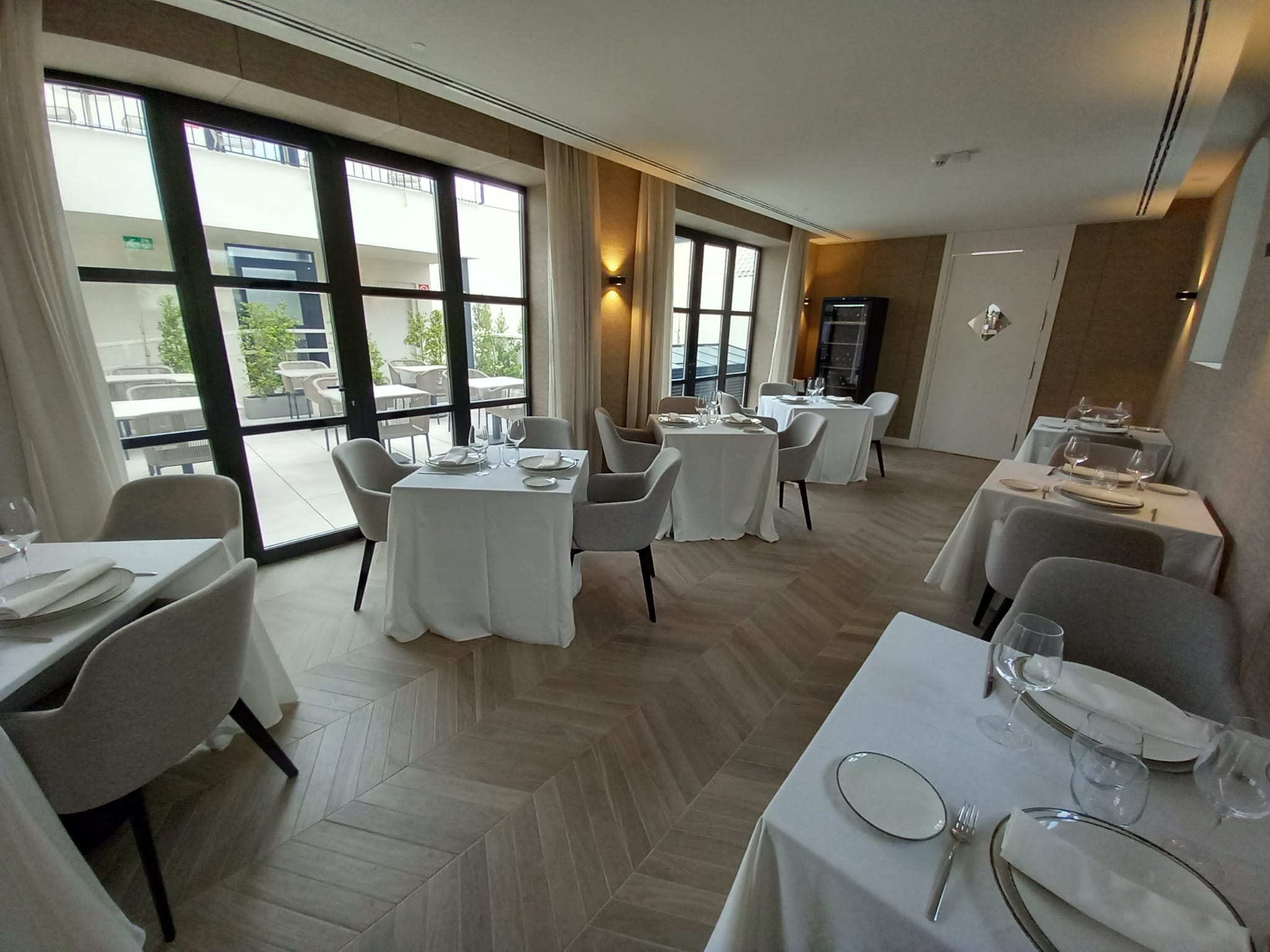 Salón interior del restaurante Asidonia