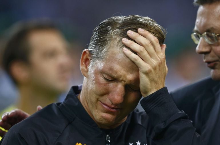 Schweinsteiger emocionado en su último partido con la selección alemana.