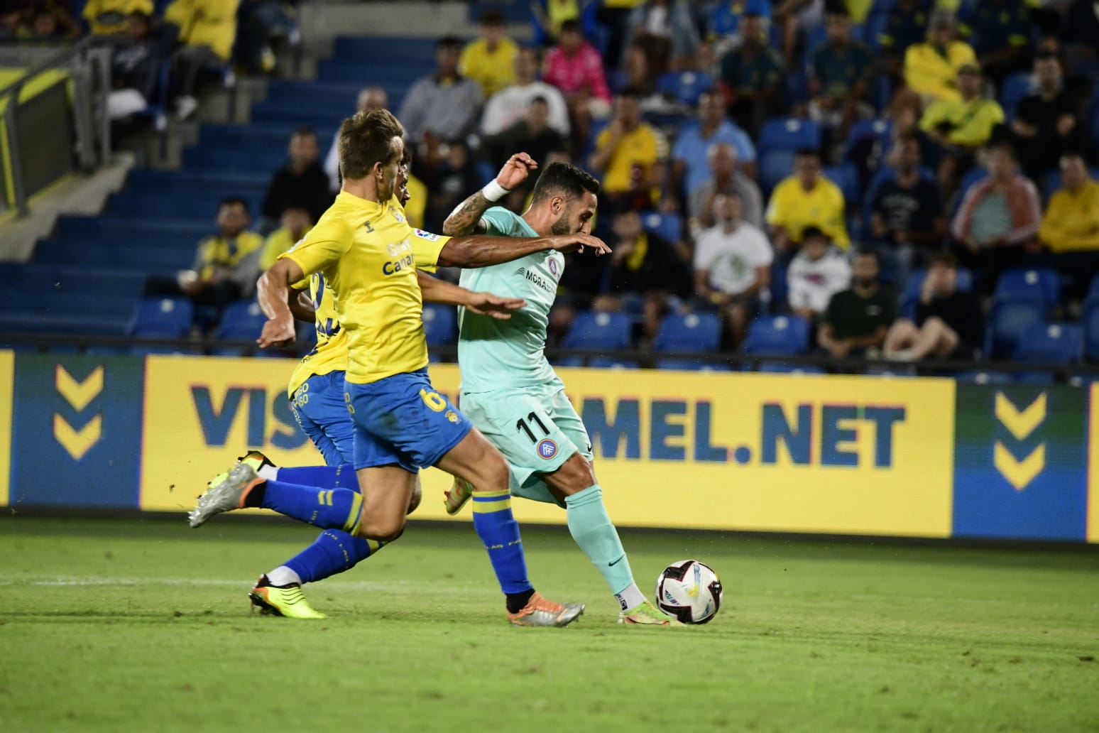Marc Fernández en una jugada davant l&#039;UD Las Palmas.