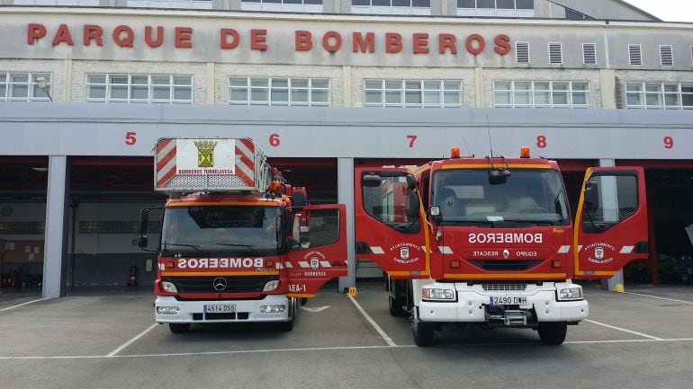 Dos de los vehiculos del servicio contra incendios torrelaveguense