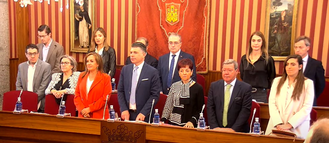 La ubicación de los concejales ha cambiado con el paso de Carolina Blasco al grupo de No Adscritos