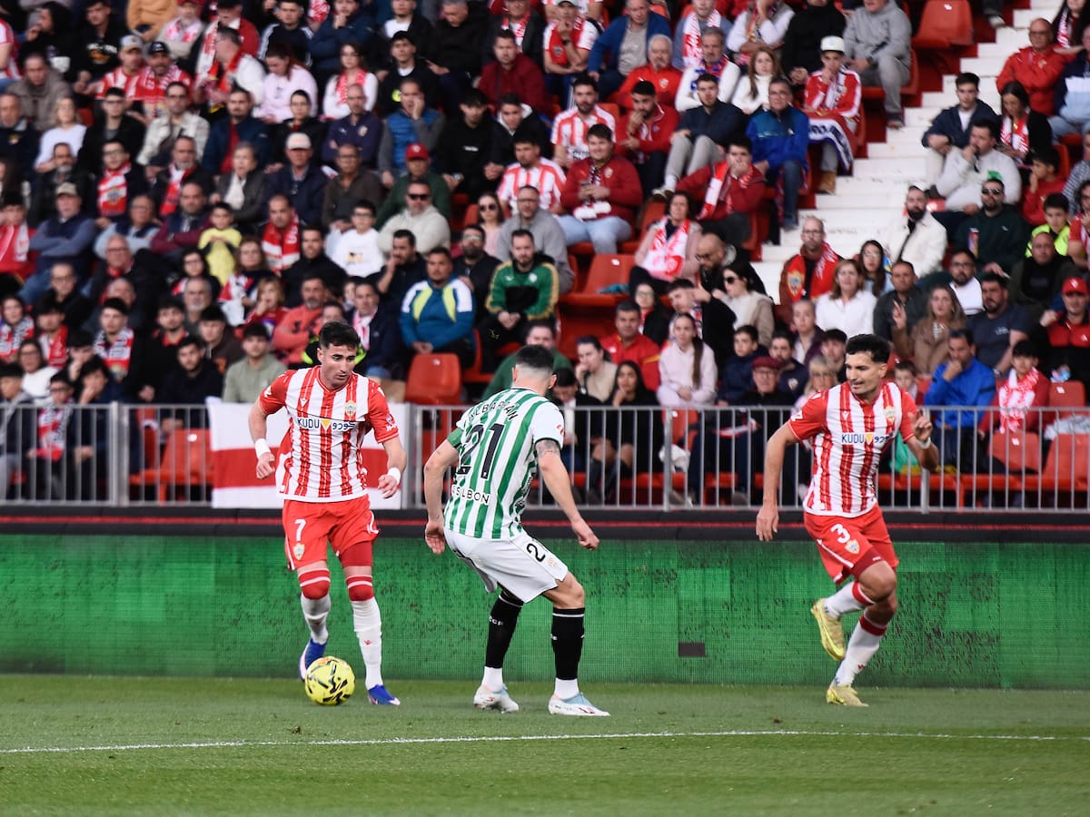 Morcillo se impone y Embarba paga el pulso del Almería