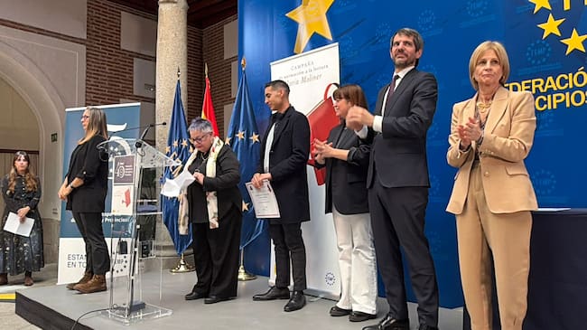 Carmina Prats i Fernando Picó, junt al ministre Ernest Urtasun i resta d'autoritats