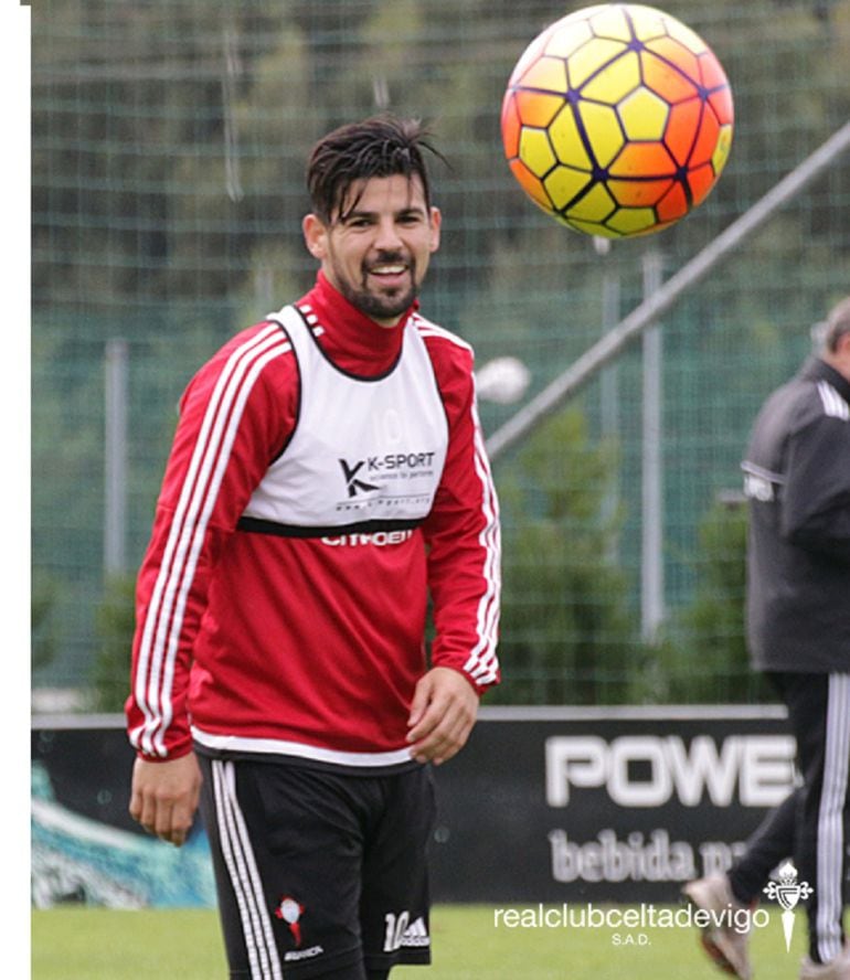 Nolito recupera la sonrisa