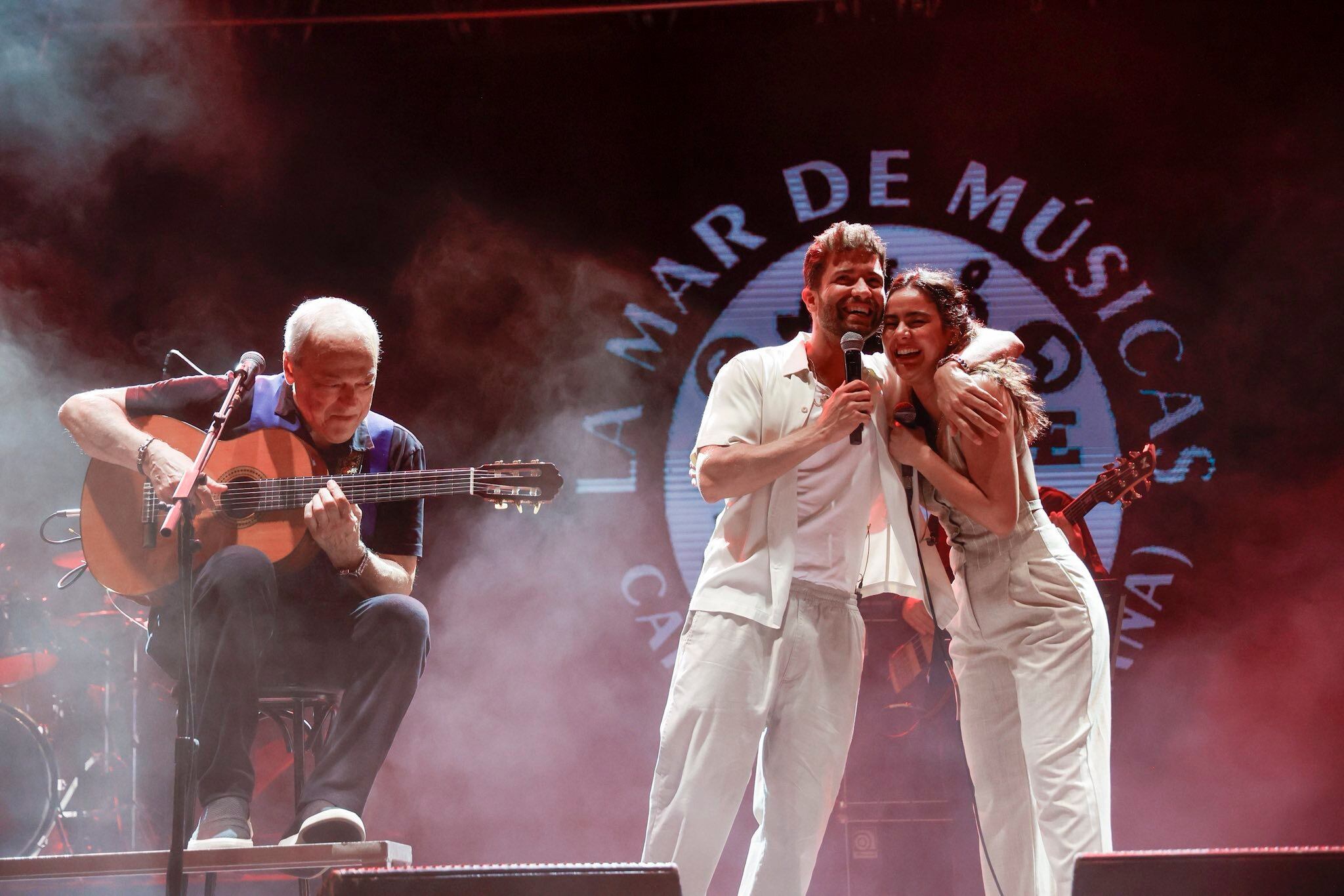 Pablo Alborán canta con Toquinho