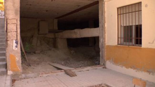 El edificio sur presenta un estado lamentable tras la obras sin concluir al hallarse los fallos estructurales