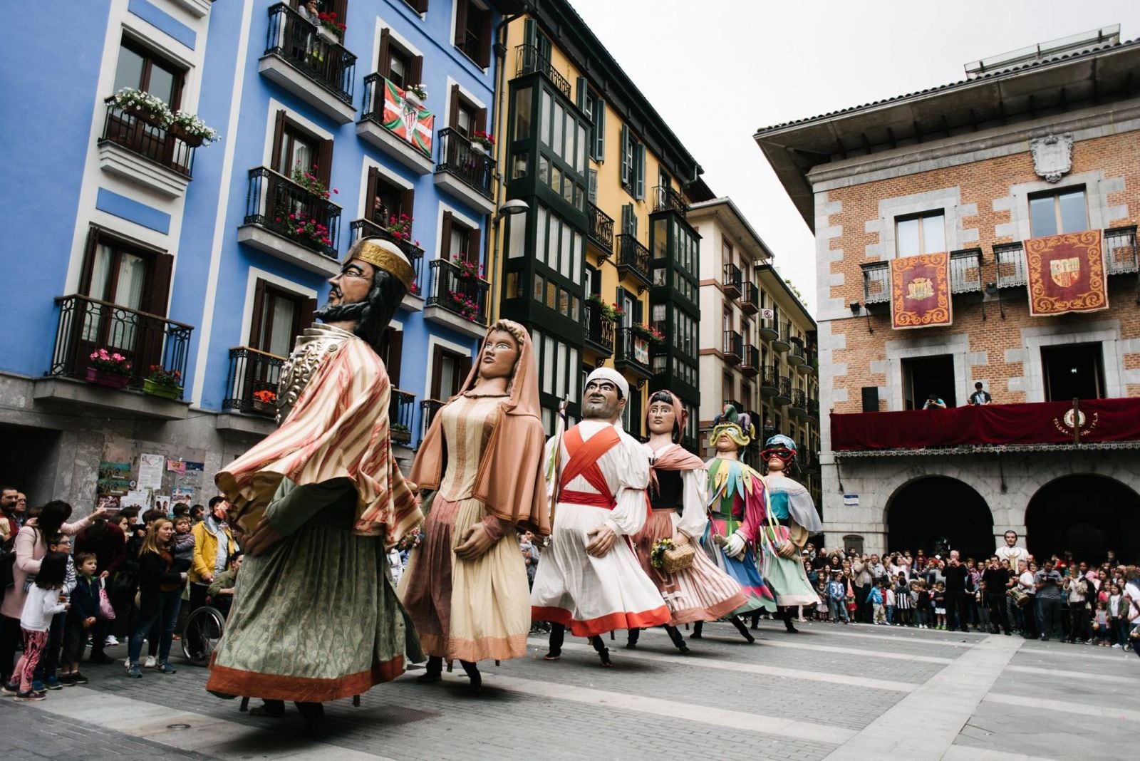 Tolosa volverá a disfrutar este año de un ambiente festivo en sus Carnavales / Tolosa Udala