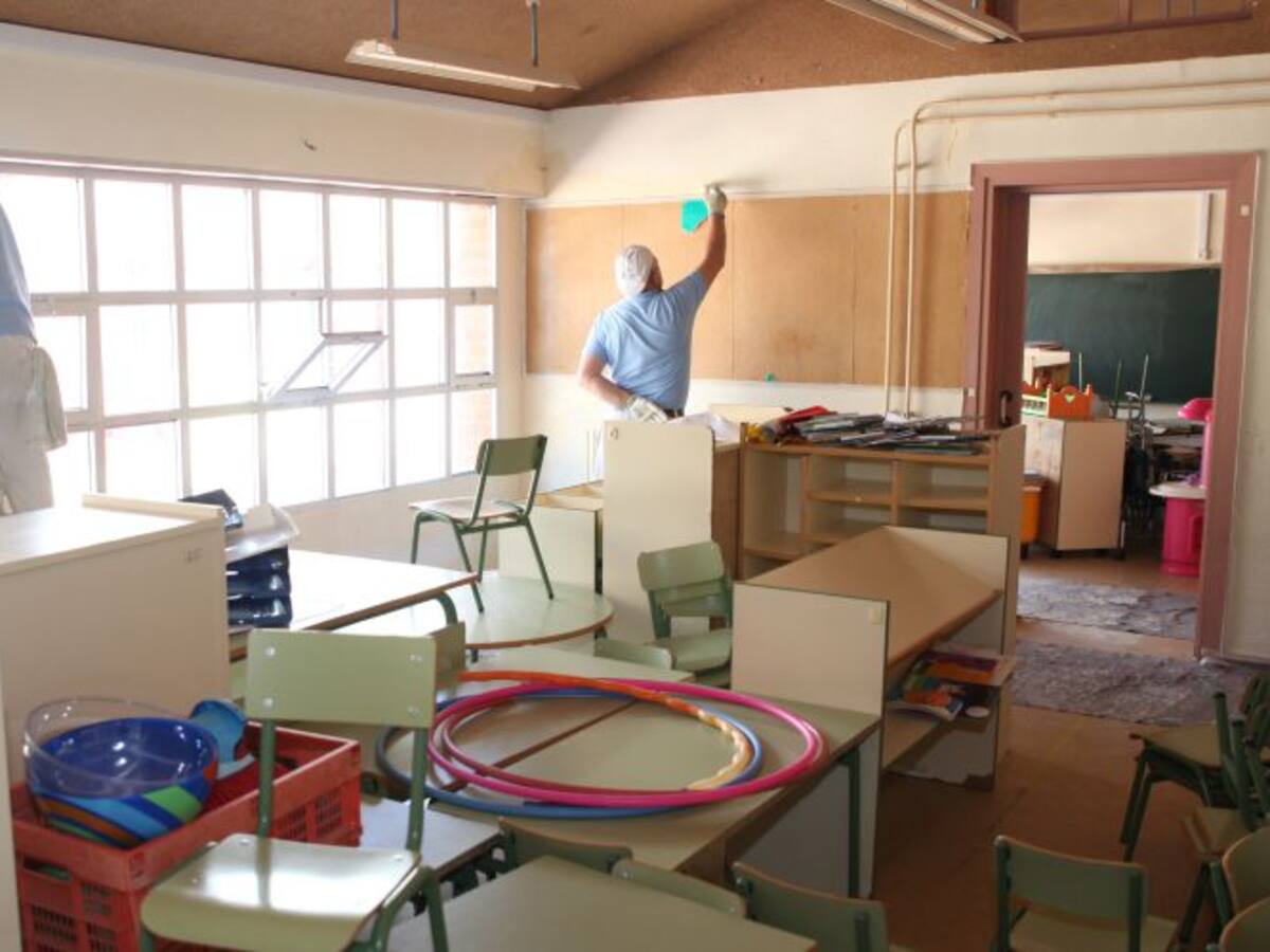 166.676 euros para pintar 48 centros educativos en Fuenlabrada