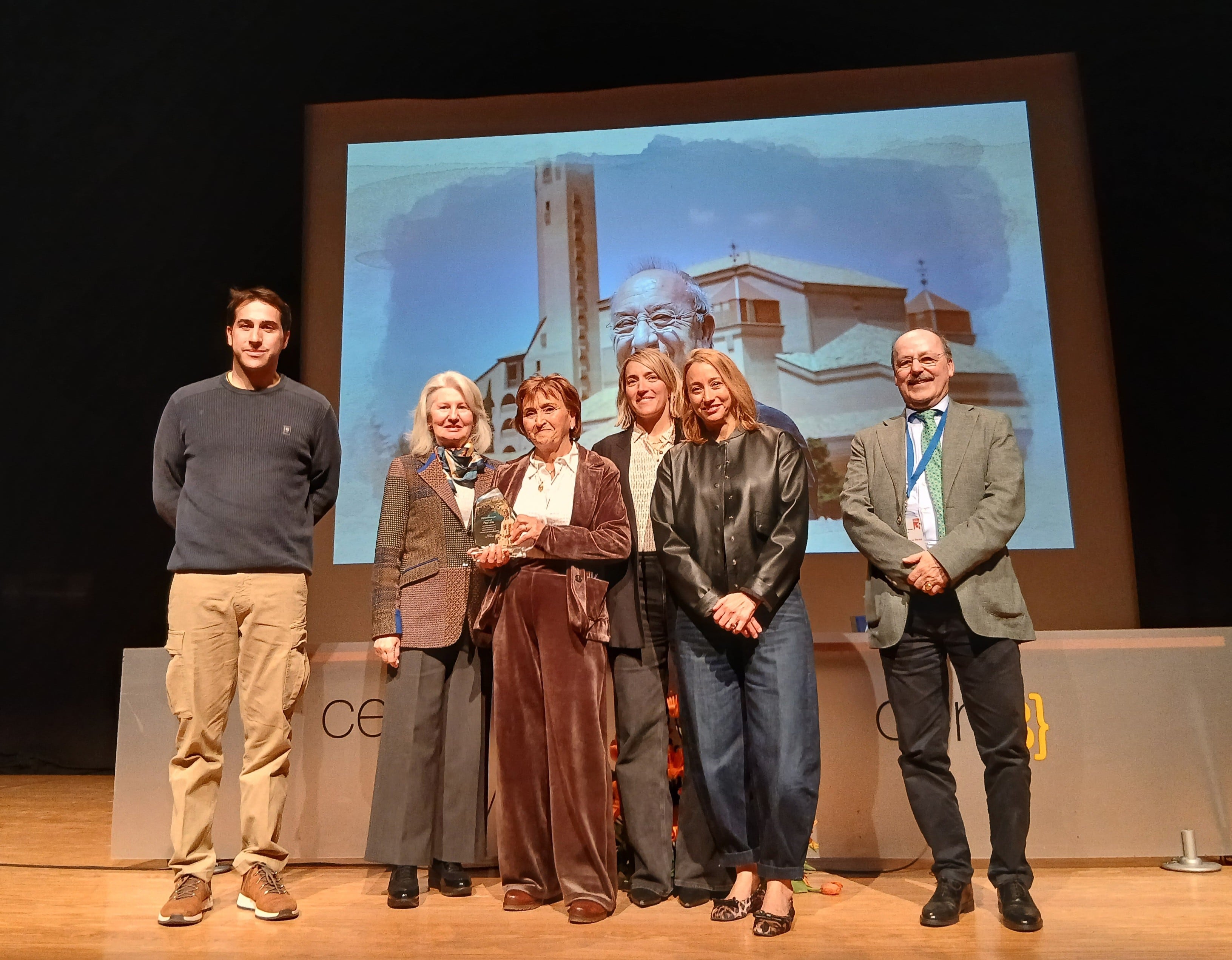 Momento del homenaje a título póstumo a Paco Lacau