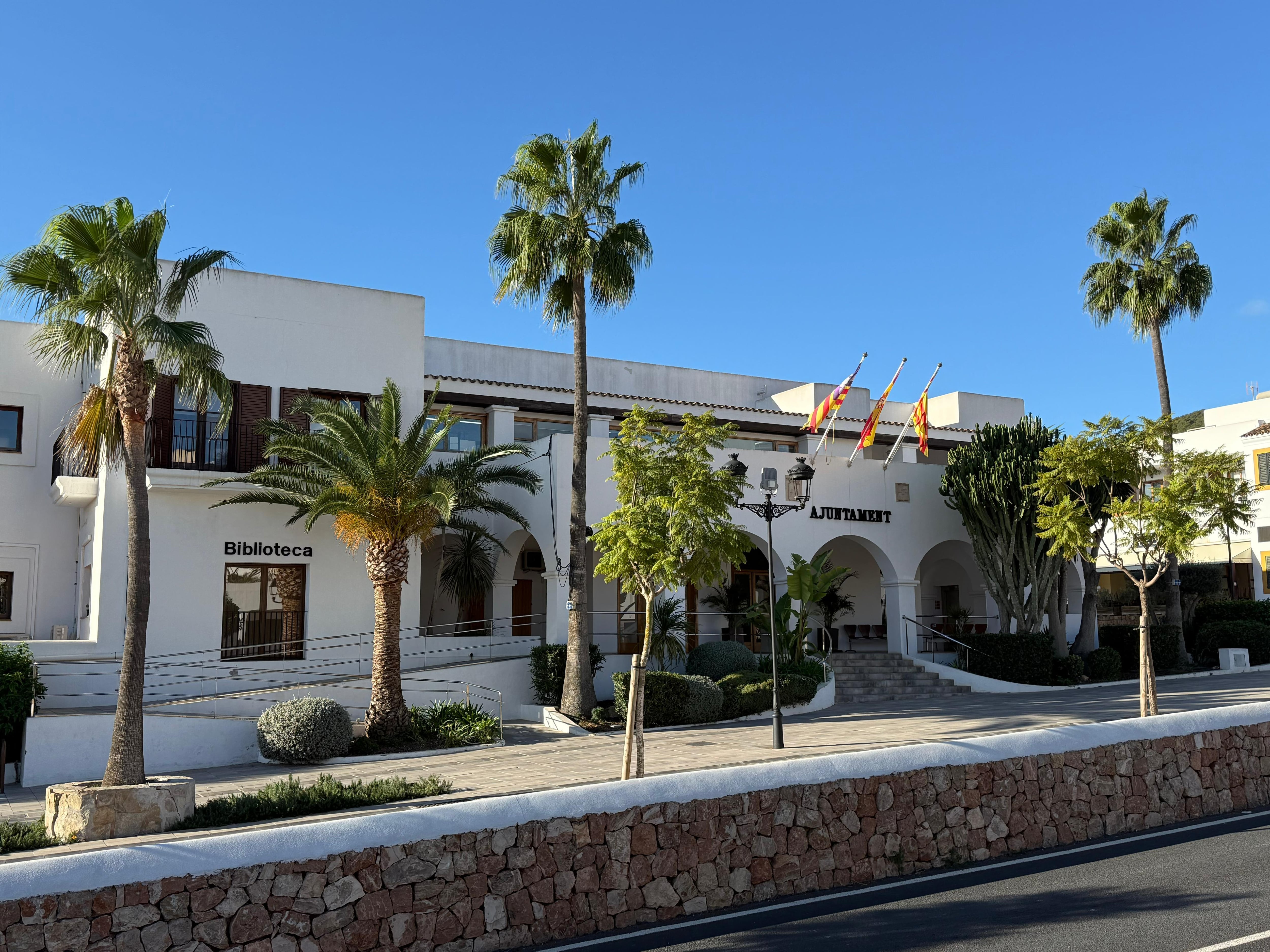 Fachada del ayuntamiento de Sant Josep