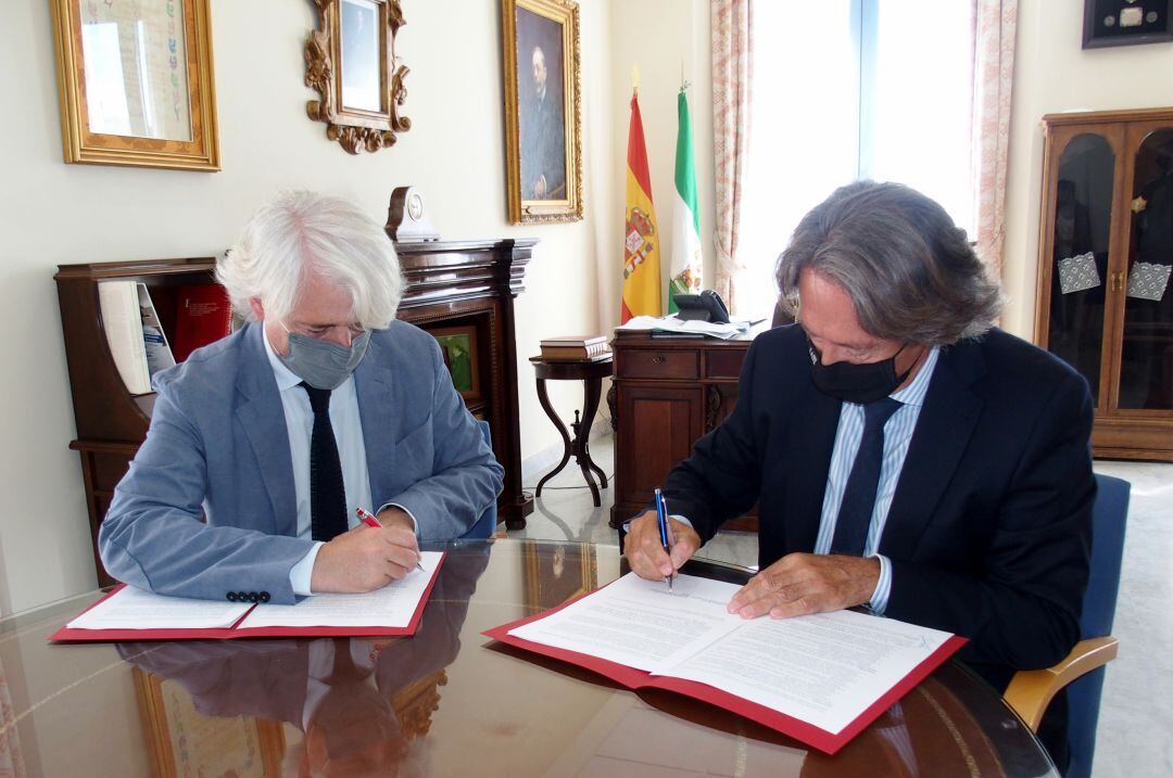 Durante la firma del acuerdo este lunes