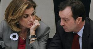 Ana Botella, junto a Manuel Cobo en un pleno del ayuntamiento de Madrid