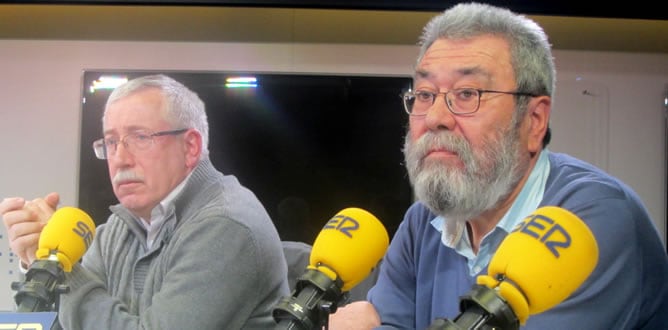 Los líderes de Comisiones Obreras, Ignacio Fernández Toxo, y UGT, Cándido Méndez, en los estudios de la Cadena SER.