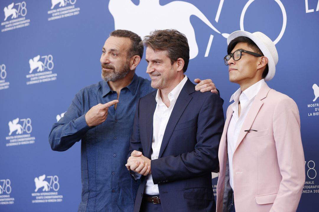 Hernan Mendoza, director Lorenzo Vigas and Hatzin Navarrete attend the photocall of &quot;La Caja&quot; during the 78th Venice International Film Festival on September 06, 2021 in Venice, Italy