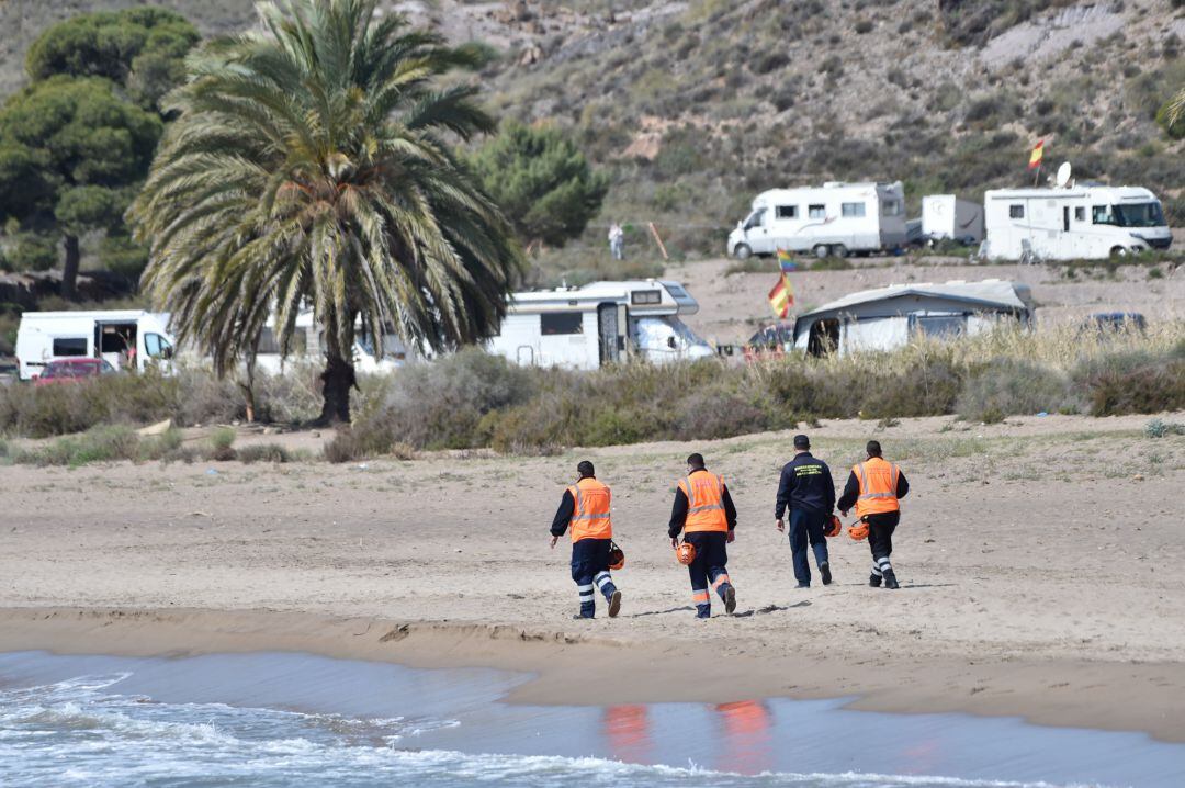 Recuperan en Almería dos cuerpos sin vida que podrían ser ocupantes de la patera naufragada en Mazarrón