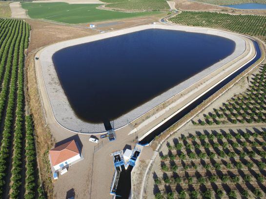 Balsa de Melonares con capacidad para 170 millones de litros de agua