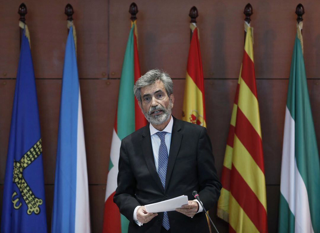 El presidente del Tribunal Supremo y del Consejo General del Poder Judicial (CGPJ), Carlos Lesmes, durante el acto de entrega de despachos a la nueva promoción de jueces, en Barcelona, Catalunya (España)