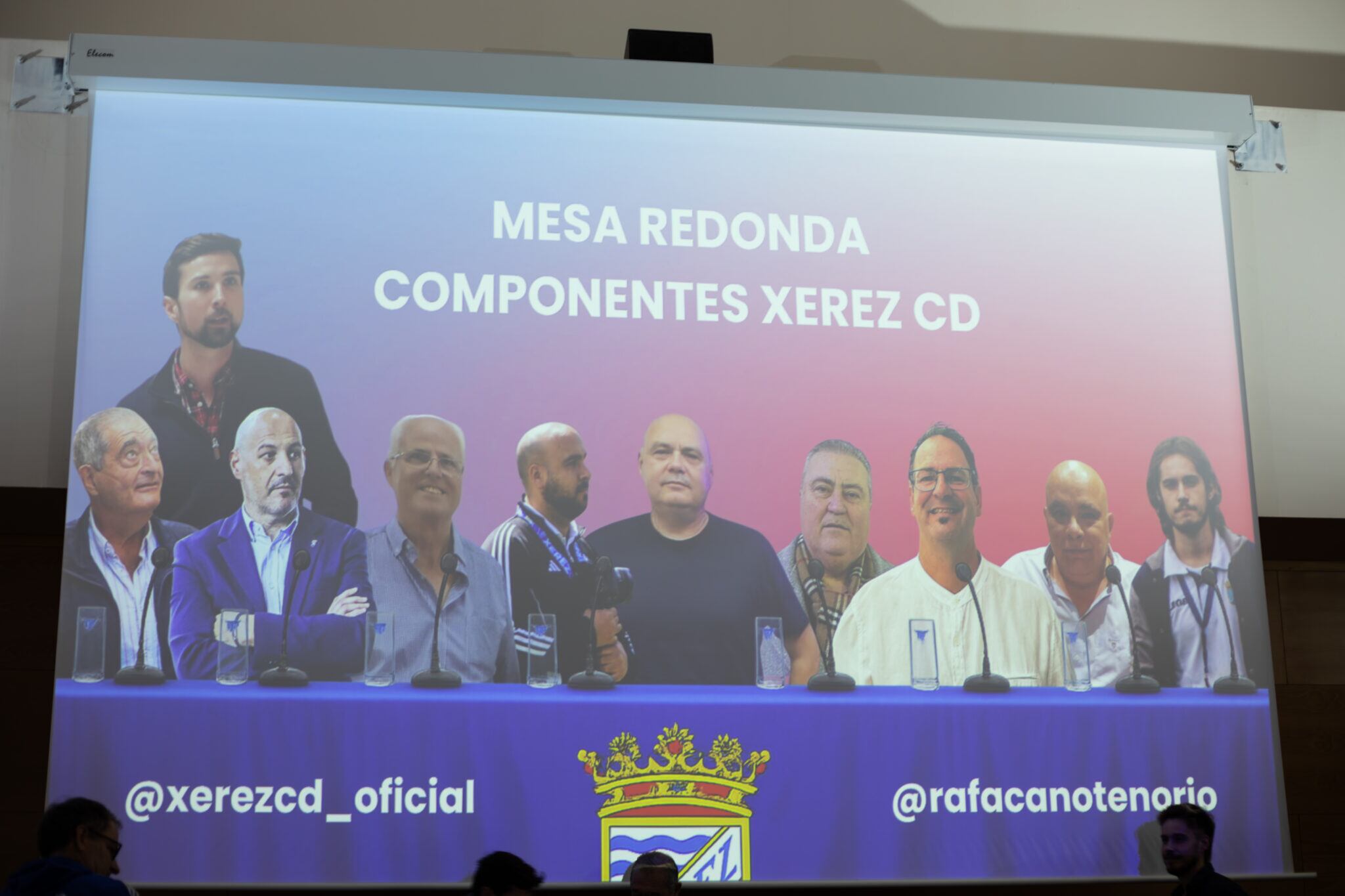 Mesa redonda sobre el Xerez y su crecimiento celebrada en la Universidad