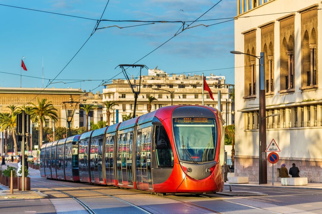 Esta nueva fábrica surge como respuesta a un contrato valorado en 130 millones de euros que se adjudicó recientemente en Marruecos para el suministro de 66 tranvías en la ciudad de Casablanca.