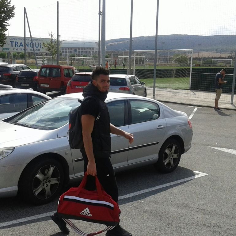 Emmanuel Riviere abandona Tajonar tras entrenar con sus nuevos compañeros 