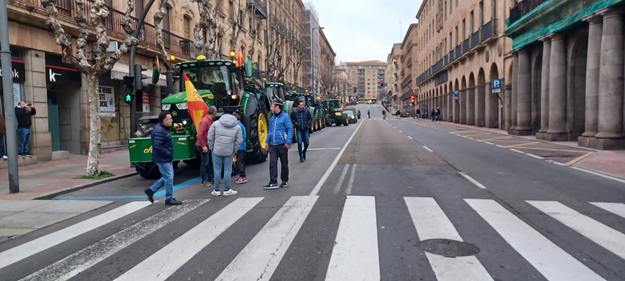 Primeros tractores en la Gran Vía/Cadena SER