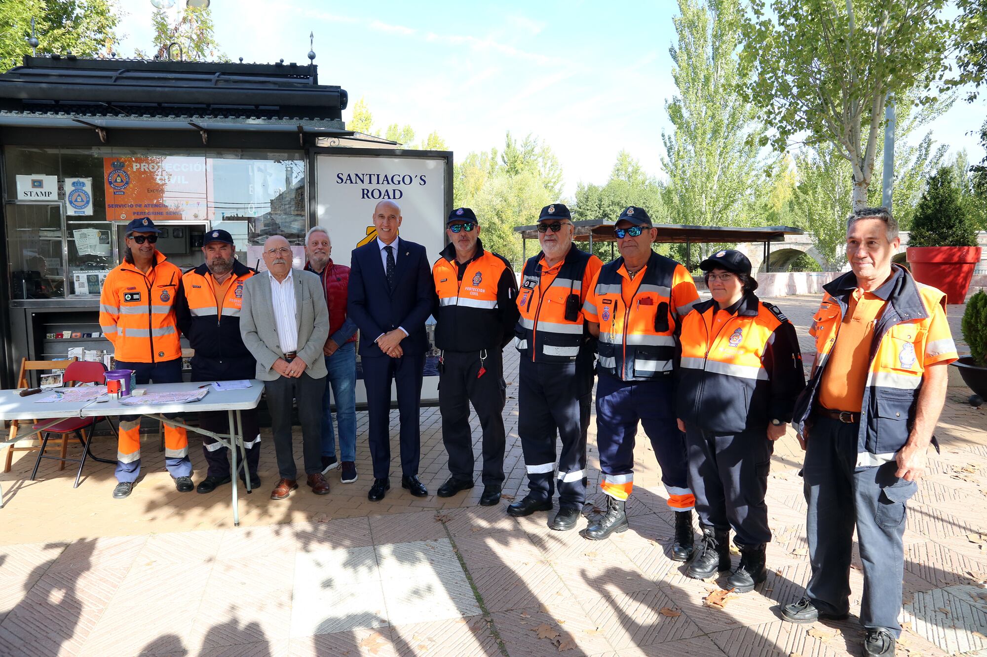 El alcalde de León ha visitado este miércoles el punto de atención a peregrinos de Puente Castro