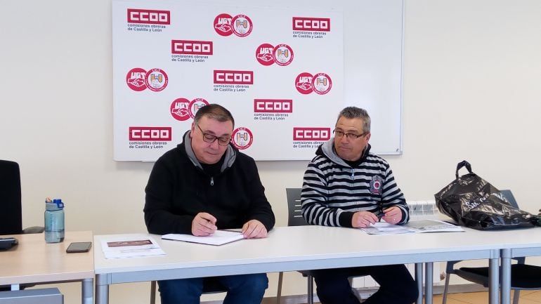 Isidoro Hernández y Javier Écija, CCOO y UGT, presentan las acciones en defensa de las pensiones