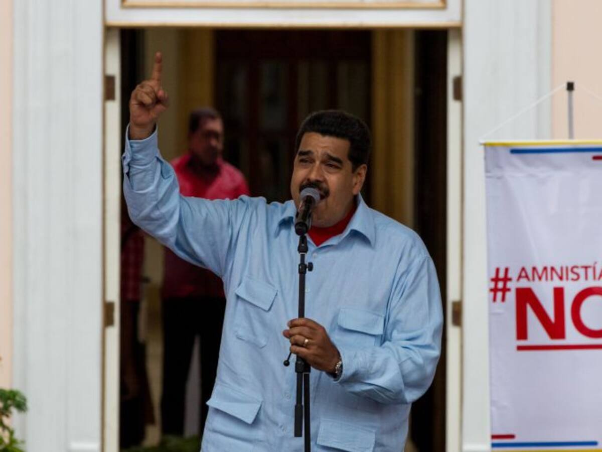 Nicolás Maduro llama a Rajoy "racista", "colonialista" y "basura corrupta"