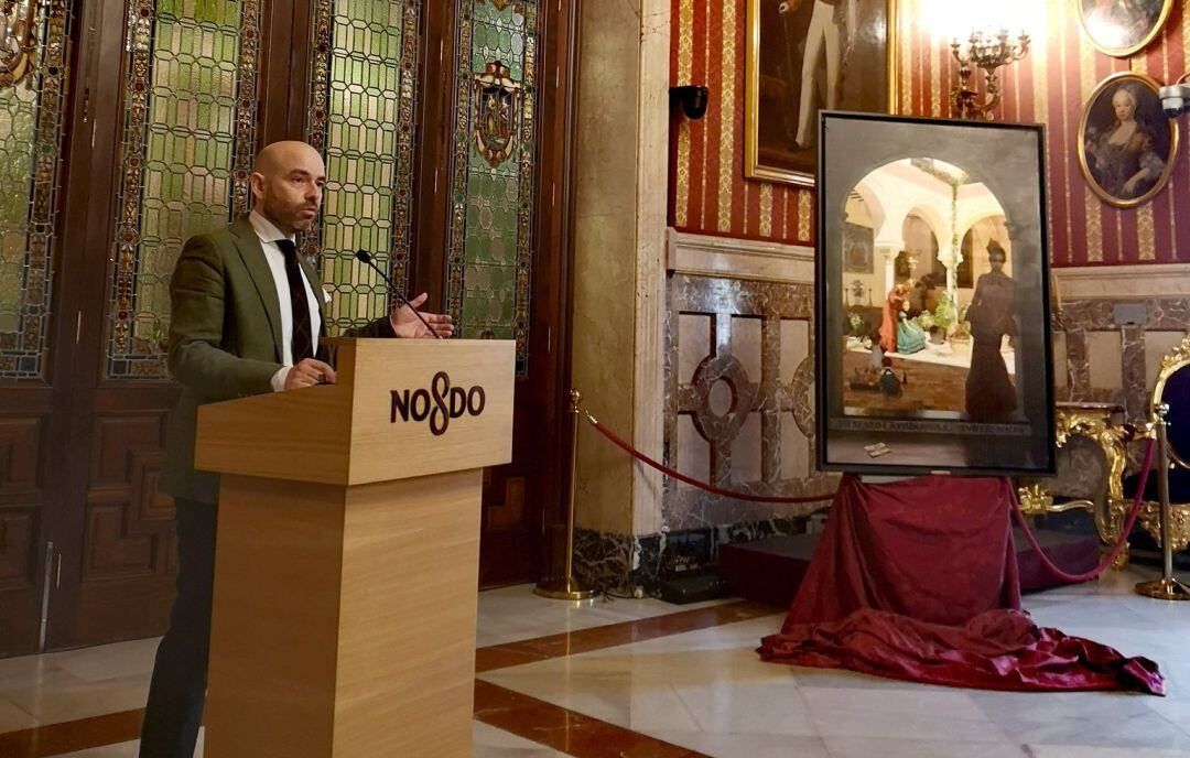 Fernando Vaquero, durante la presentación de su cartel en el salón Colón del Ayuntamiento