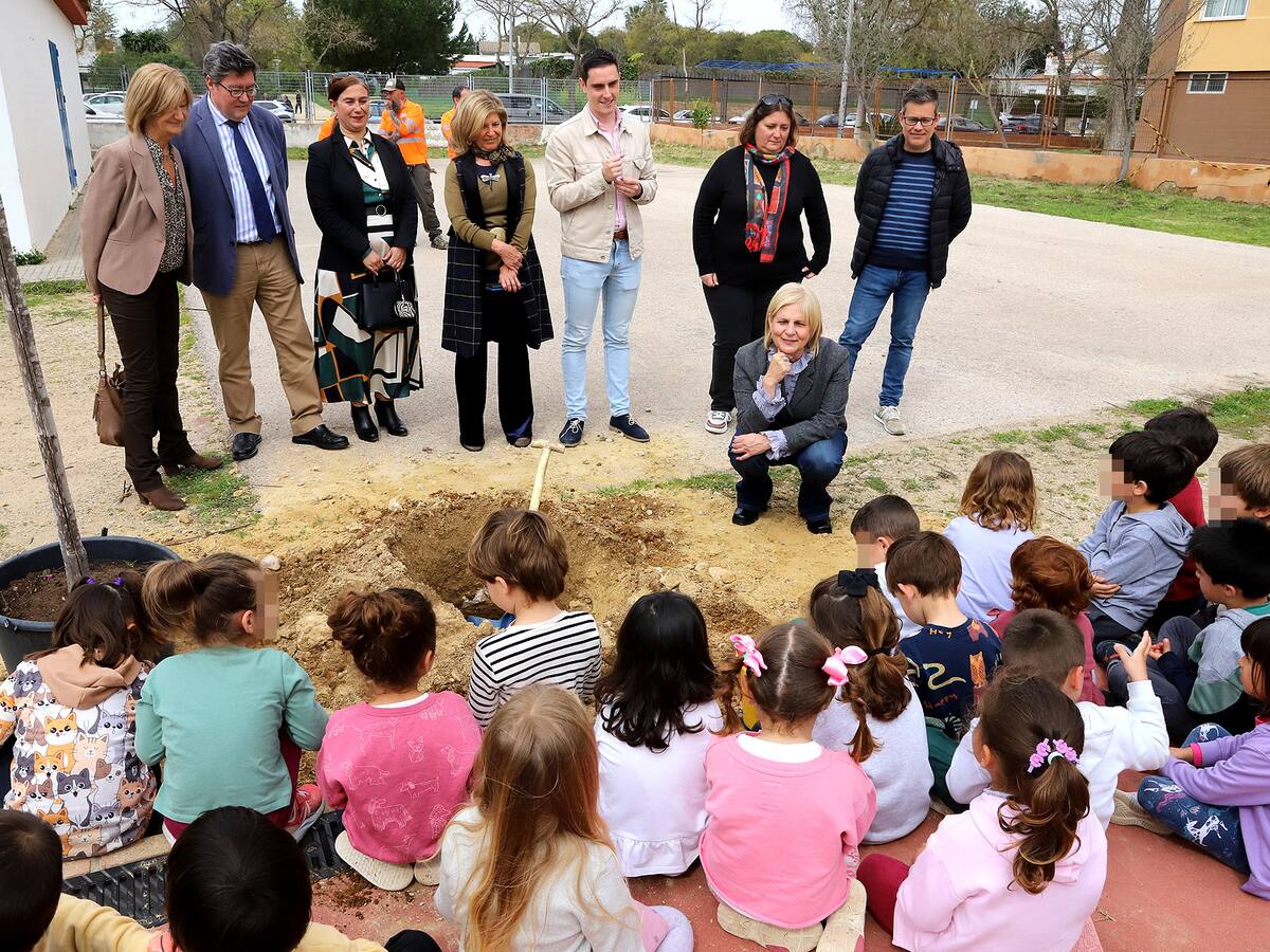 El 'Plan Árbol Jerez' comienza en el CEIP Antonio Machado
