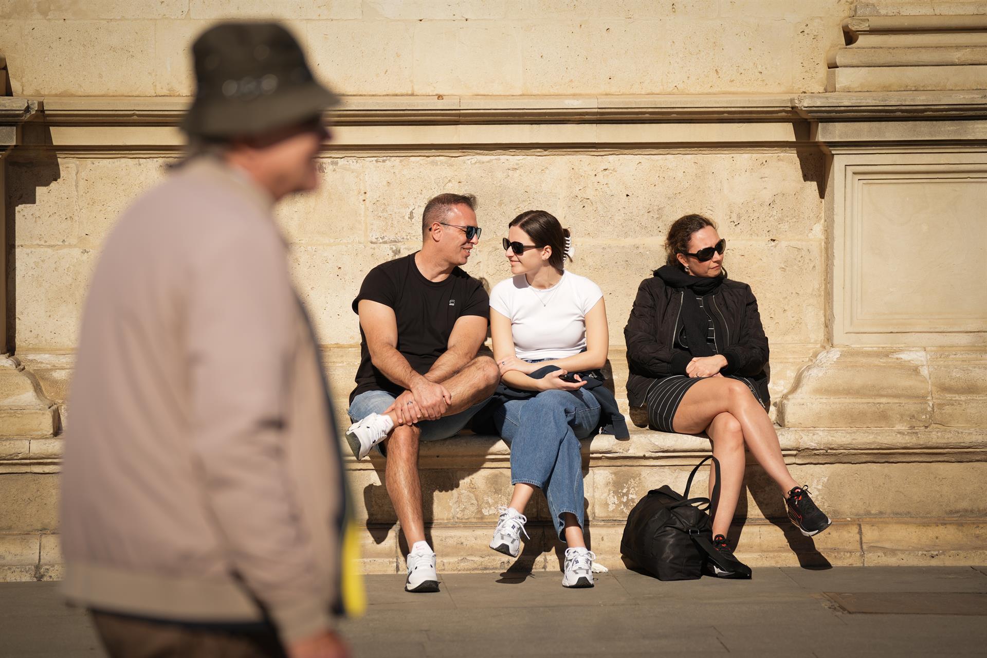 Turistas por las calles de Sevilla en enero con temperaturas primaverales, archivo - María José López - Europa Press