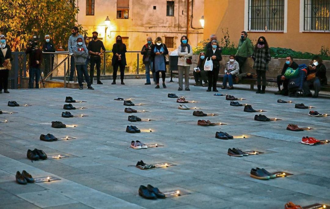 La Fundació Arrels ha rendido homenaje a las personas sin hogar fallecidas este año en Barcelona 