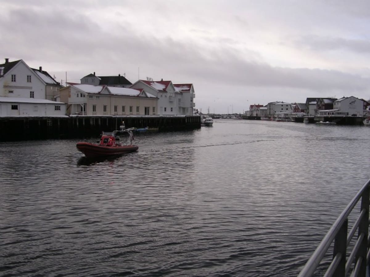 Los pescadores solo pueden salir al mar a partir de las 06:00 de la mañana y tienen que volver antes de las 20:00 horas.