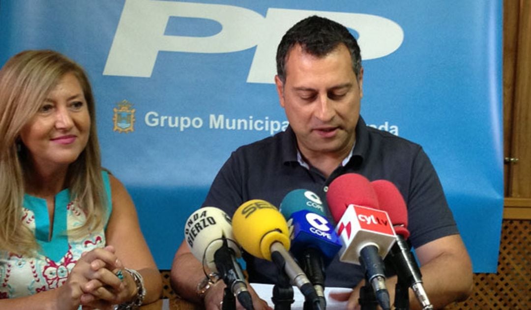 Reiner Cortés y Teresa García Magaz , en su época de concejales del PP en Ponferrada