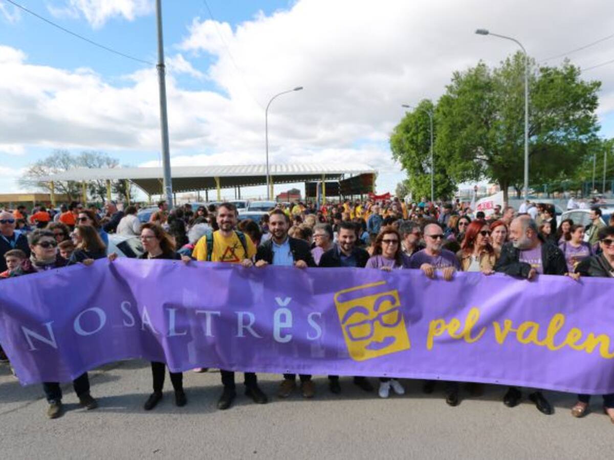25.000 personas en la fiesta para normalizar el valenciano