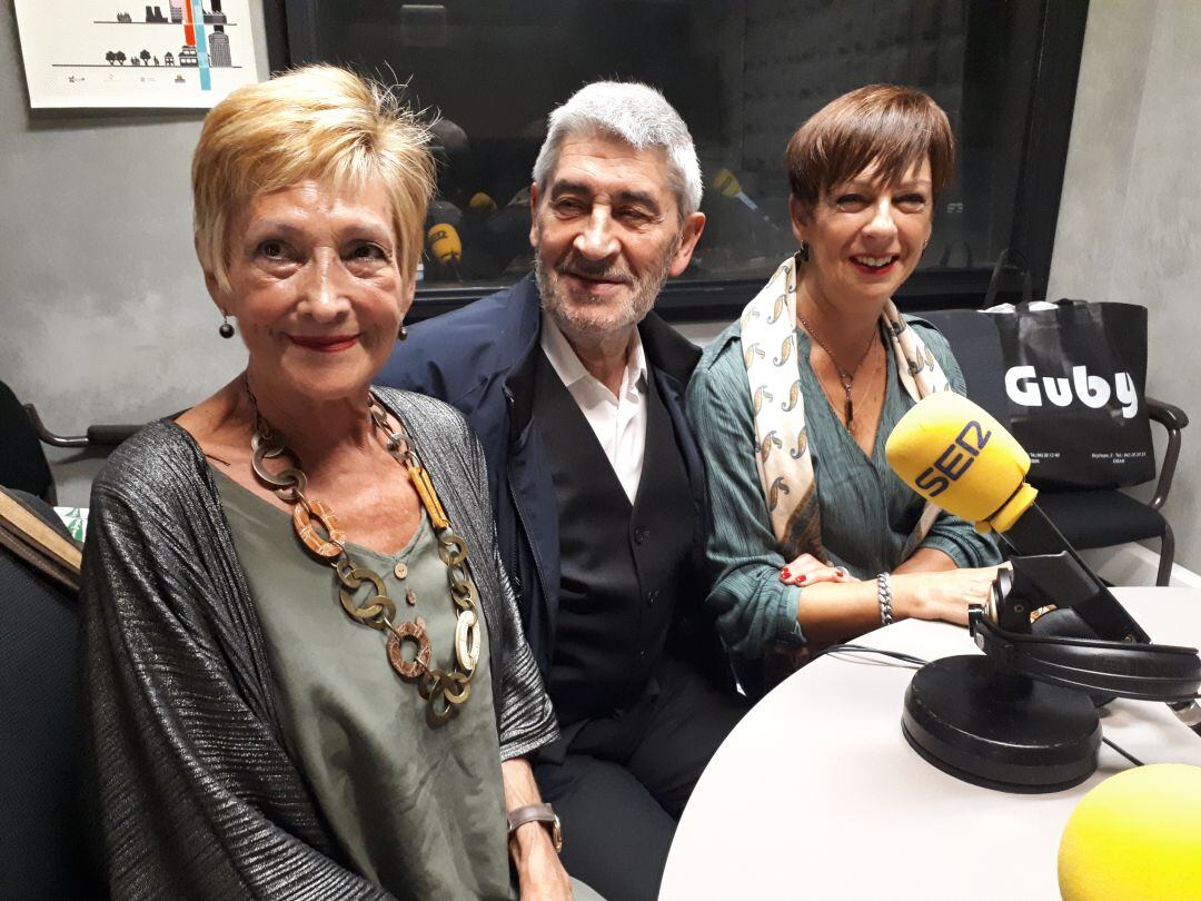 De izquierda a derecha: María José Sáez, Ernesto Barrutia e Isa González