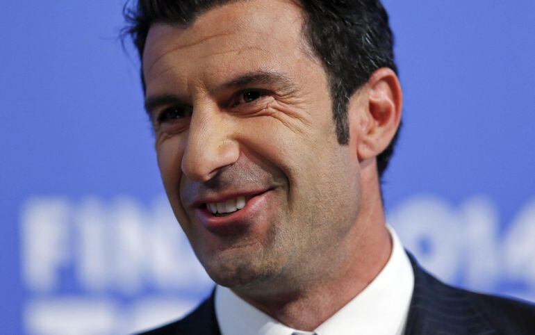 El exjugador del F.C. Barcelona y el Real Madrid Luis Figo.