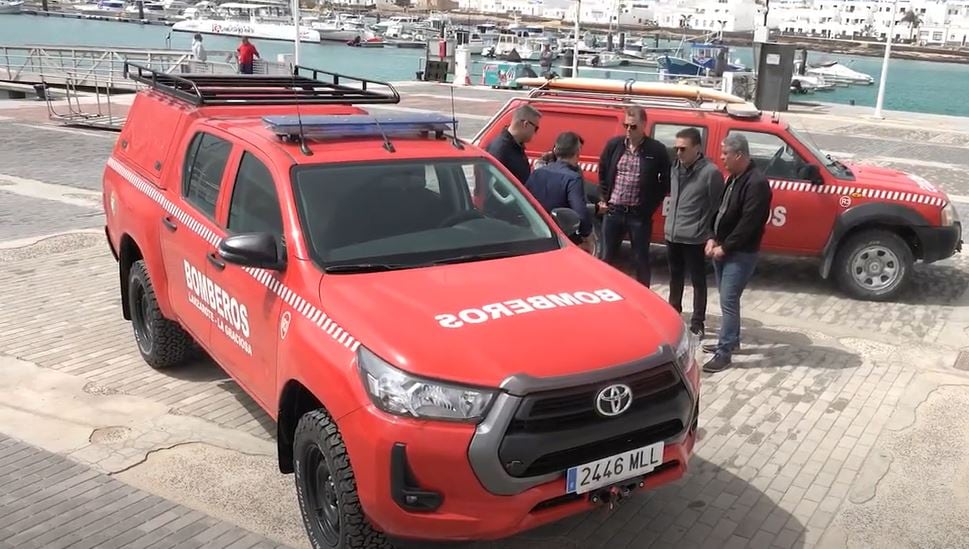 El nuevo vehículo 4X4 en el puerto de La Graciosa.