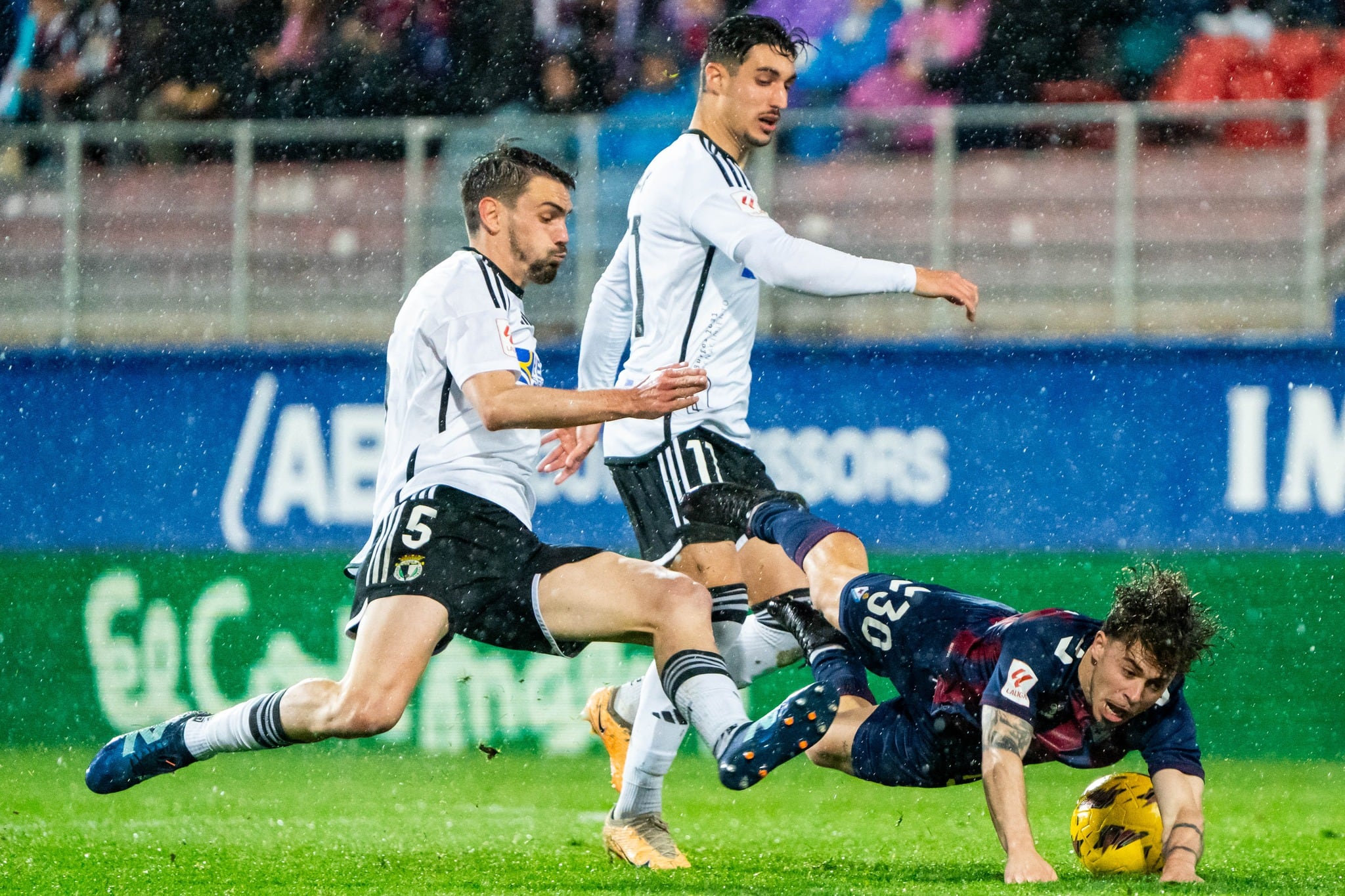 Un lance del partido Eibar-Burgos del pasado domingo