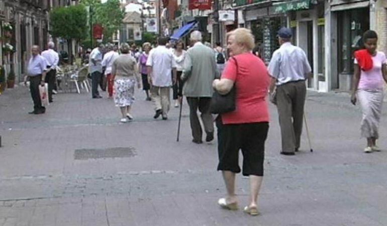 Se prepara un Plan de Dinamización del comercio de la calle Madrid y mejorar su mantenimiento.