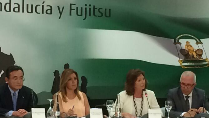 Susana Díaz preside la firma de un convenio entre la Junta de Andalucía y Fujitsu